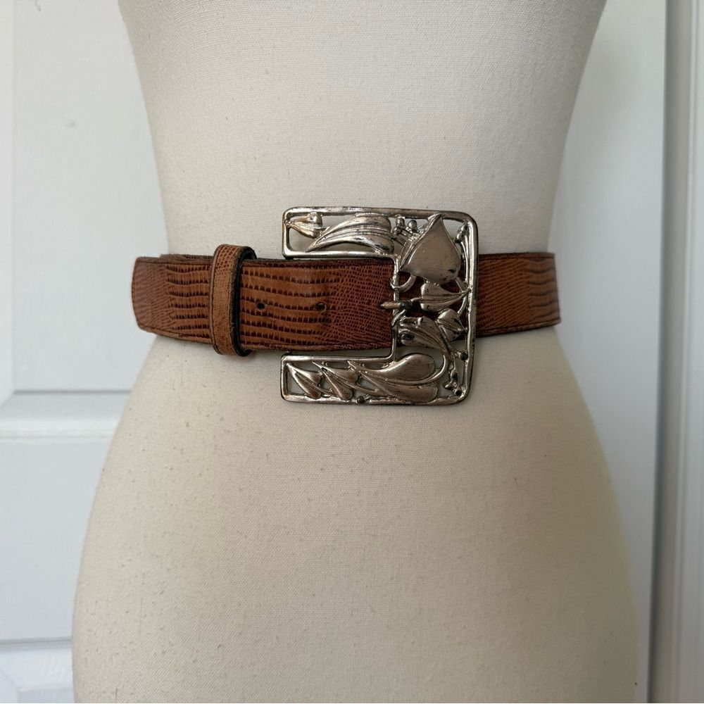 Y2K/90s Geniune Leather Belt with Floral Buckle Cottagecore Bohemian